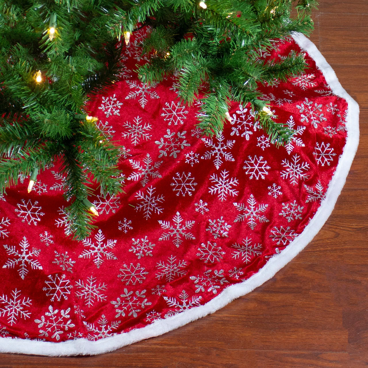 48" Red And White Snowflake Christmas Tree Skirt With A White Border 4 48" Red And White Snowflake Christmas Tree Skirt With A White Border - Image 2
