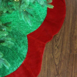60" Metallic Green And Red Trim Scalloped Edge Christmas Tree Skirt -Beauty Wreaths Shop northlight l00052 3 66041.1667533587