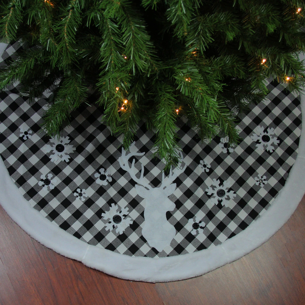 48" Black And White Plaid Reindeer Christmas Tree Skirt 3 48" Black And White Plaid Reindeer Christmas Tree Skirt