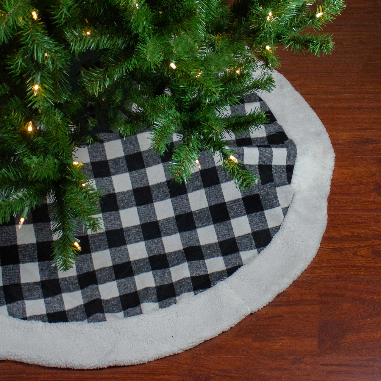 48" Black And White Buffalo Plaid Christmas Tree Skirt With Sherpa Trim 3 48" Black And White Buffalo Plaid Christmas Tree Skirt With Sherpa Trim