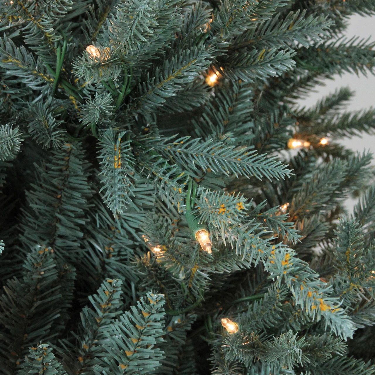 7.5' Pre-Lit Medium Fairbanks Alpine Artificial Christmas Tree - Clear Lights 5 7.5' Pre-Lit Medium Fairbanks Alpine Artificial Christmas Tree - Clear Lights - Image 3