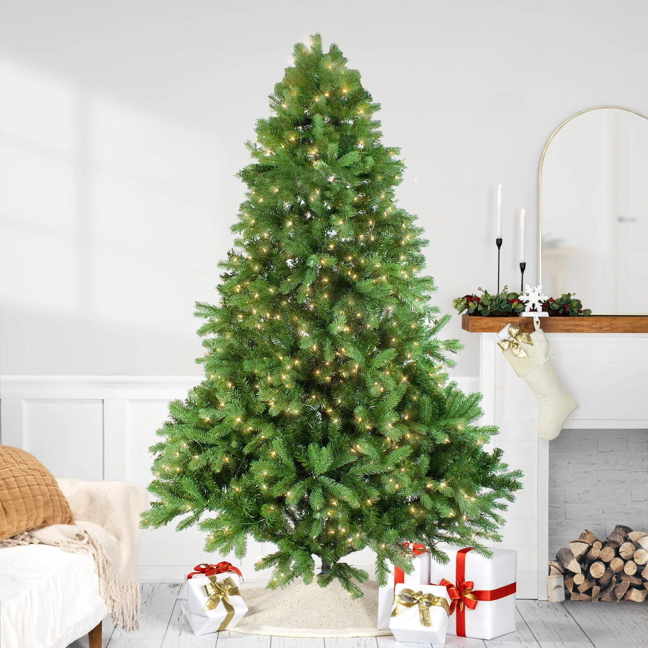 6.5' Pre-Lit Full Noble Fir Artificial Christmas Tree - Clear Lights 4 6.5' Pre-Lit Full Noble Fir Artificial Christmas Tree - Clear Lights - Image 2