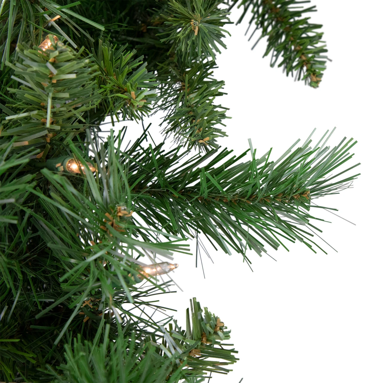 Pre-lit Chatham Pine Artificial Christmas Wreath, 24-Inch, Clear Lights 4 Pre-lit Chatham Pine Artificial Christmas Wreath, 24-Inch, Clear Lights - Image 2