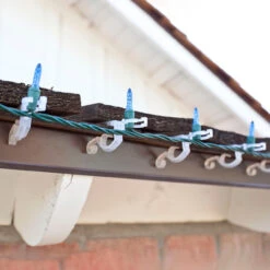 Set Of 150 Clear Max Pro Anywhere Christmas Light Clips -Beauty Wreaths Shop simpleliving 714025 woodshingle 58023.1667576648